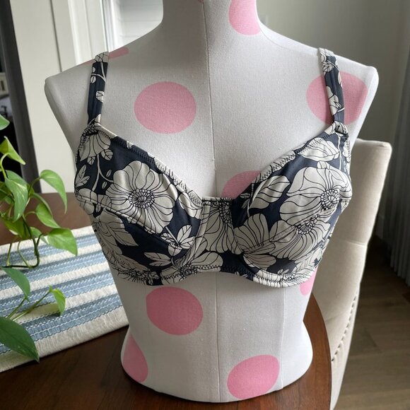 Change Floral Print Bikini Top Adj Straps Back Closure Cream Grey Blk Sz 34E - Picture 11 of 11